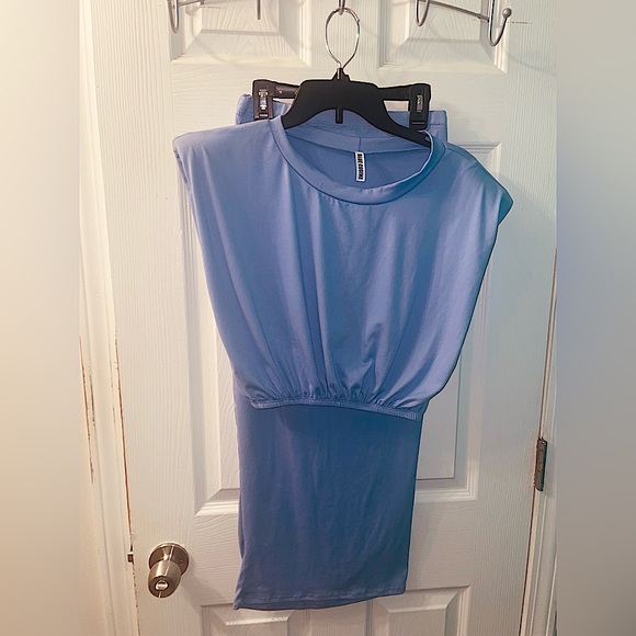 Crop top and matching skirt by Blue Codine. Medium. Never worn - Picture 2 of 8